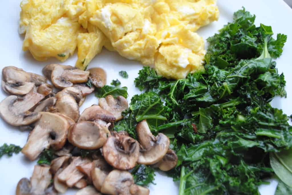 scrambled eggs with kale and mushrooms