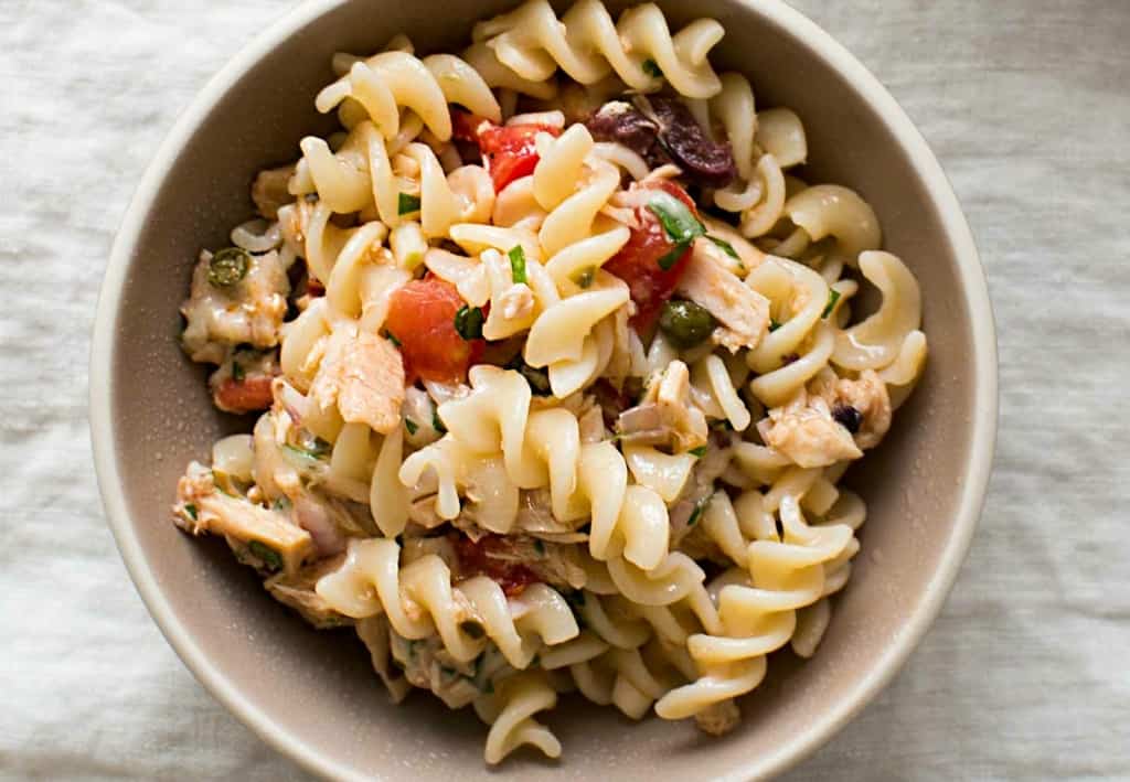 Mediterranean tuna pasta with canned tuna